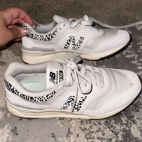 New Balance Tennis Shoes with Leopard Detail - Picture 3 of 6